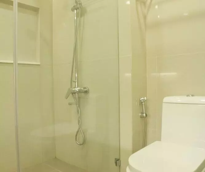 Отель Imperial Palace Suites