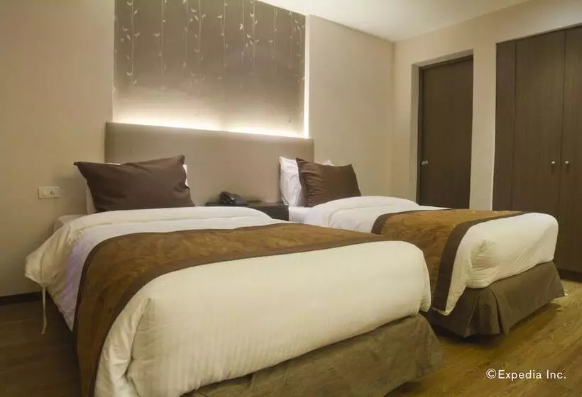 Отель Imperial Palace Suites