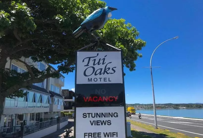 Tui Oaks Motel