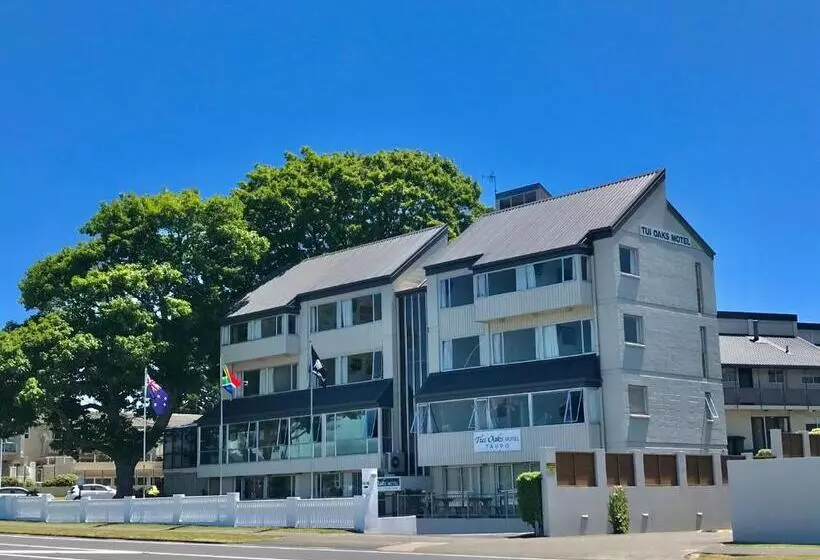 Tui Oaks Motel