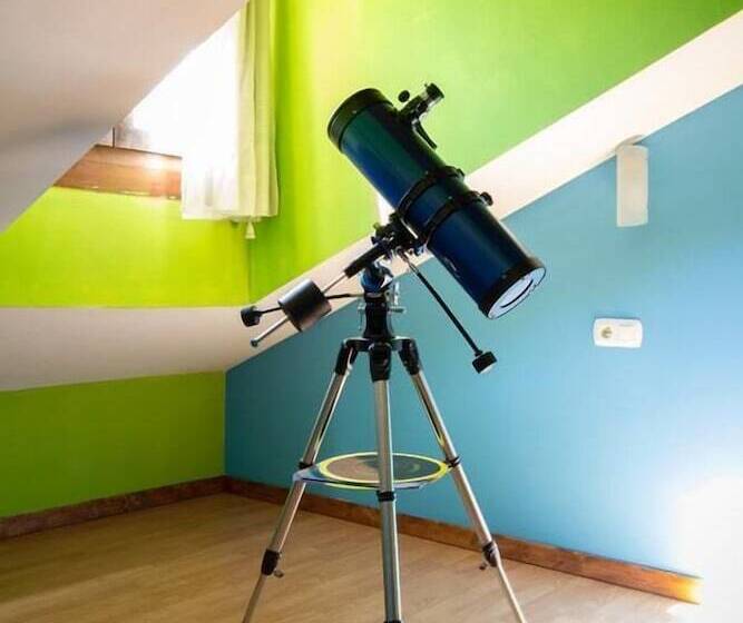 Albergue Los Avellanos   Hostel