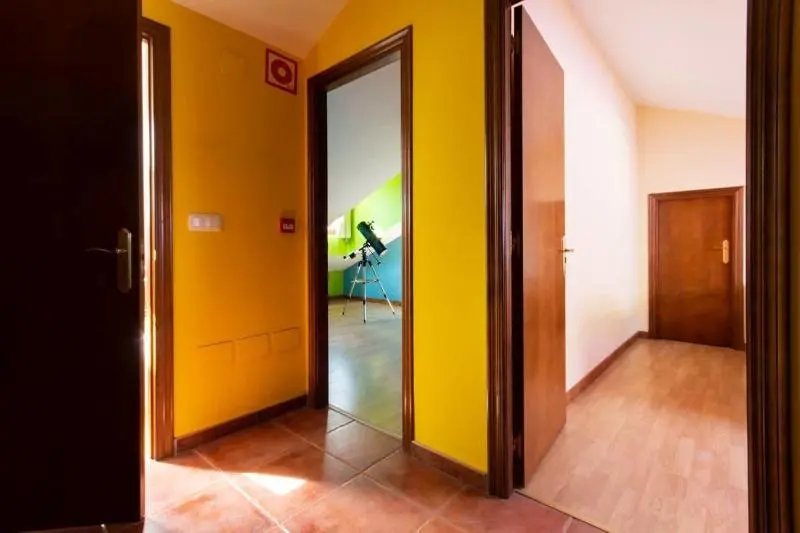 Albergue Los Avellanos   Hostel