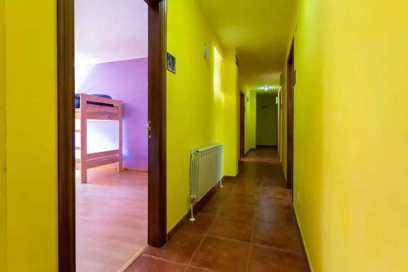 Albergue Los Avellanos   Hostel