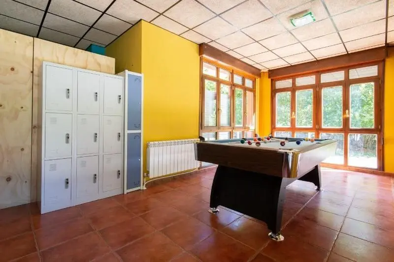 Albergue Los Avellanos   Hostel