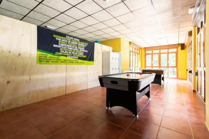 Albergue Los Avellanos   Hostel