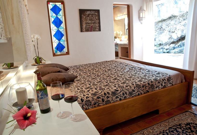 El Refugio Appartments & Villa