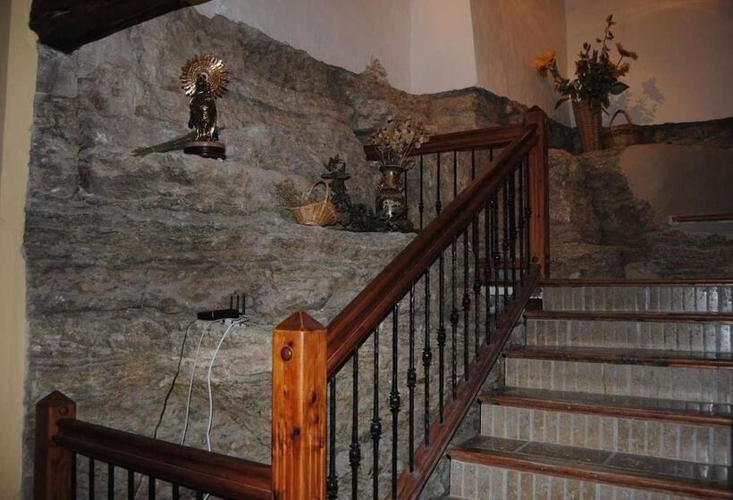 Hospedería Albergue Ntra Sra De Magallón