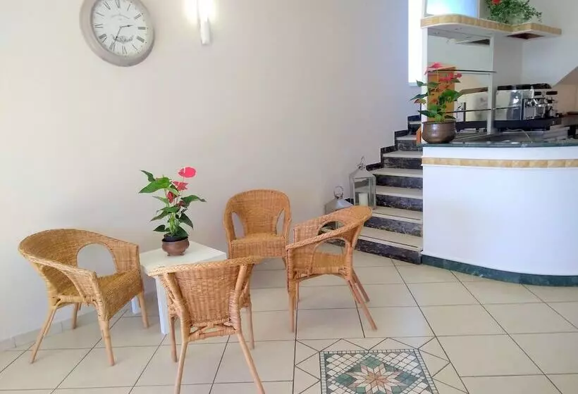 مسافرخانه La Bella Vita