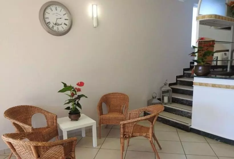 مسافرخانه La Bella Vita