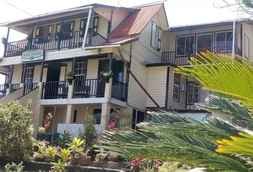 مسافرخانه Posada Nativa Miss Trinie