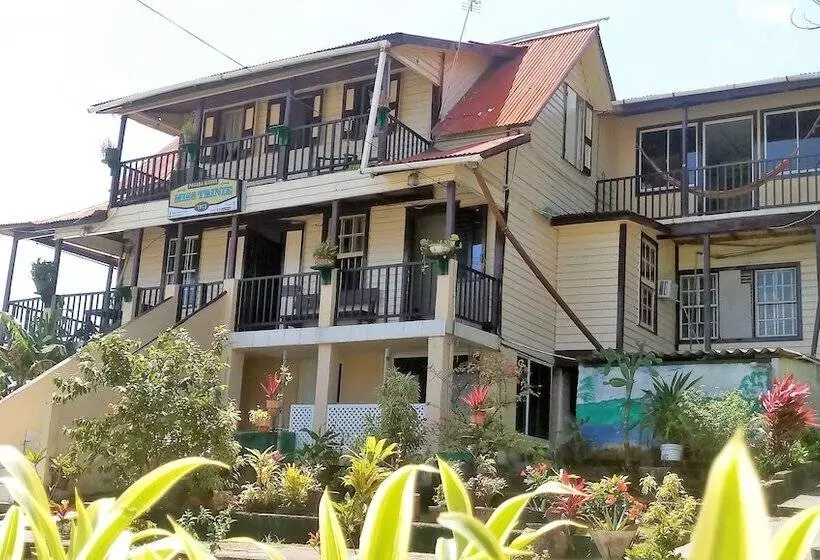 مسافرخانه Posada Nativa Miss Trinie