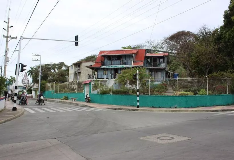 مسافرخانه Posada Nativa Miss Trinie