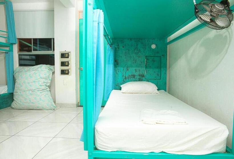 Hotel La Brisa Loca Hostel