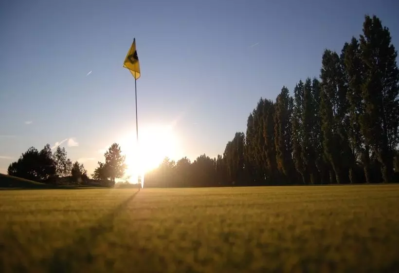 Le Domaine Du Cèdre