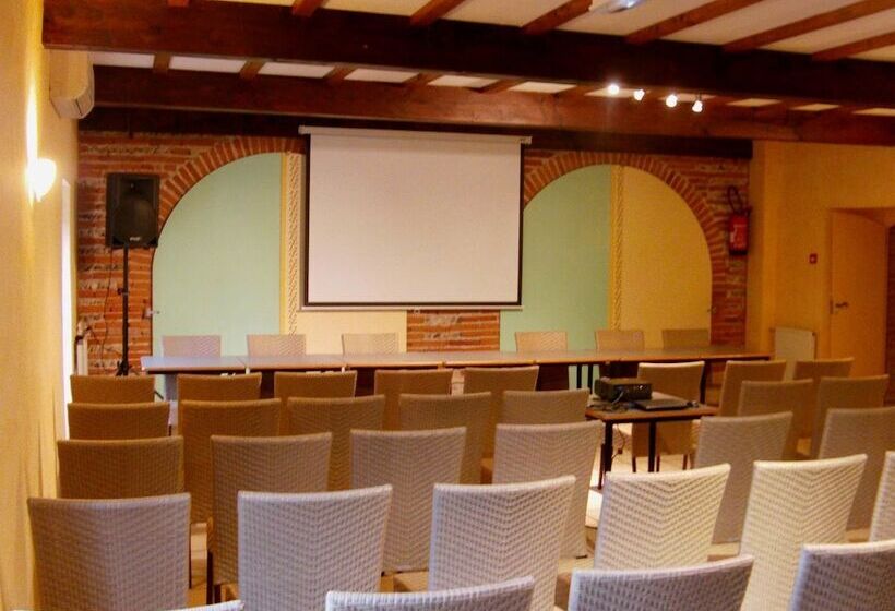 Le Domaine Du Cèdre