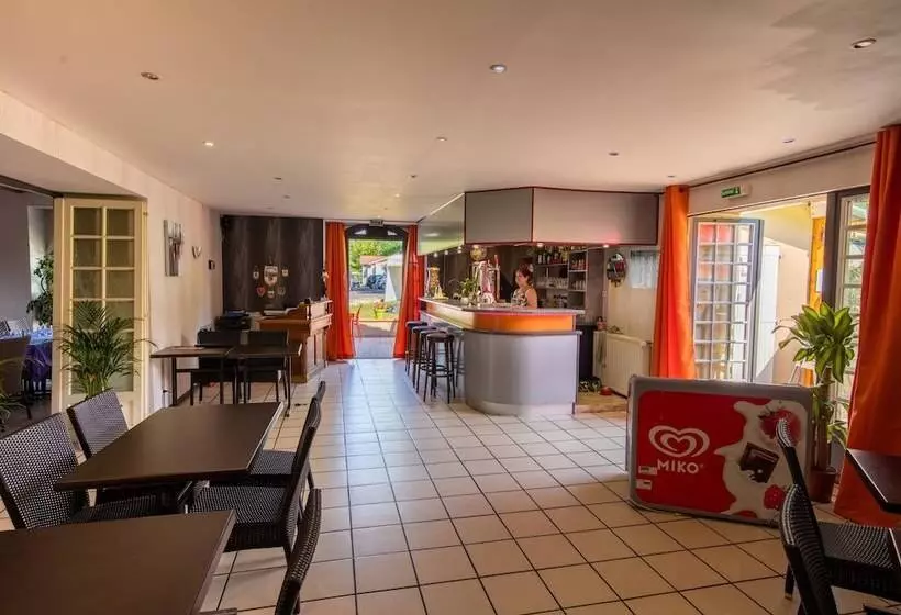 Le Domaine Du Cèdre