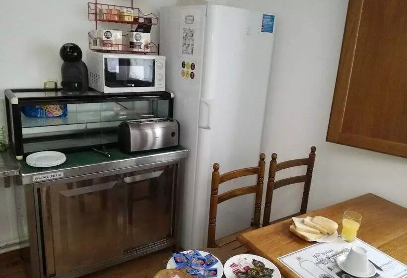 ペンション Hostal Central
