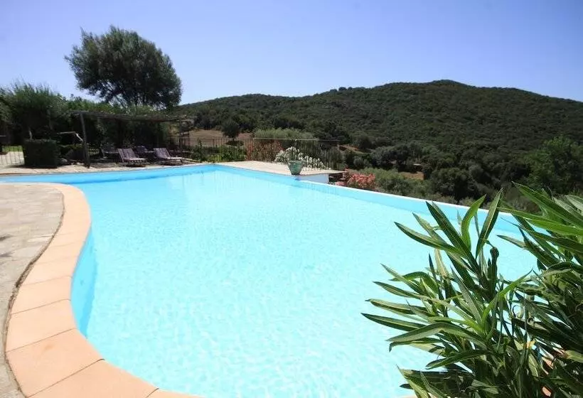 Aamiaismajoitus (B&B) Auberge U Sirenu