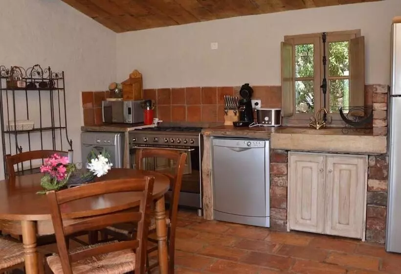 Aamiaismajoitus (B&B) Auberge U Sirenu