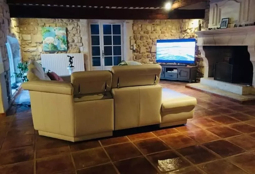 ベッドアンドブレックファースト Mas Des Oliviers   Chambres D Hôtes