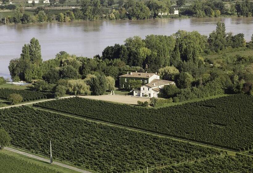 ベッドアンドブレックファースト Petit Garros