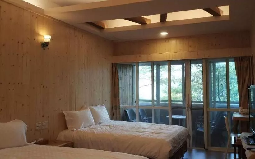 هتل Dragon Manor Resort
