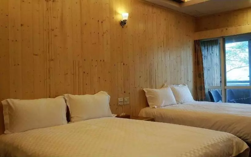 هتل Dragon Manor Resort