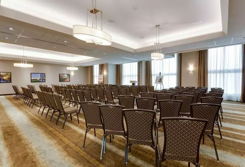 ホテル Drury Inn & Suites Dallas Frisco