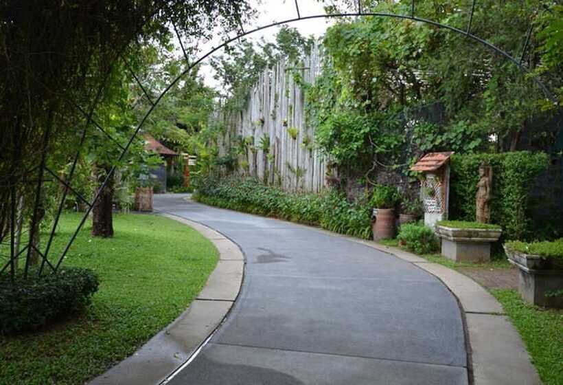בית מלון כפרי Phuket Botanic Resort