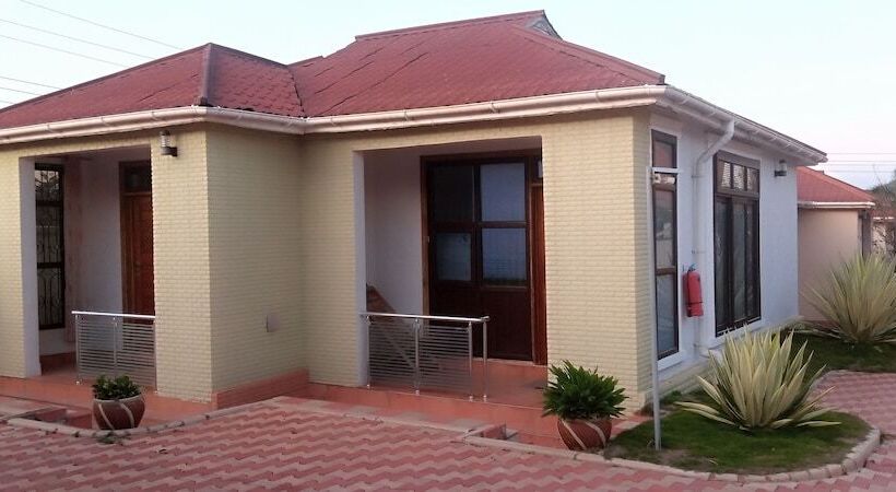 בית מלון כפרי Samanene