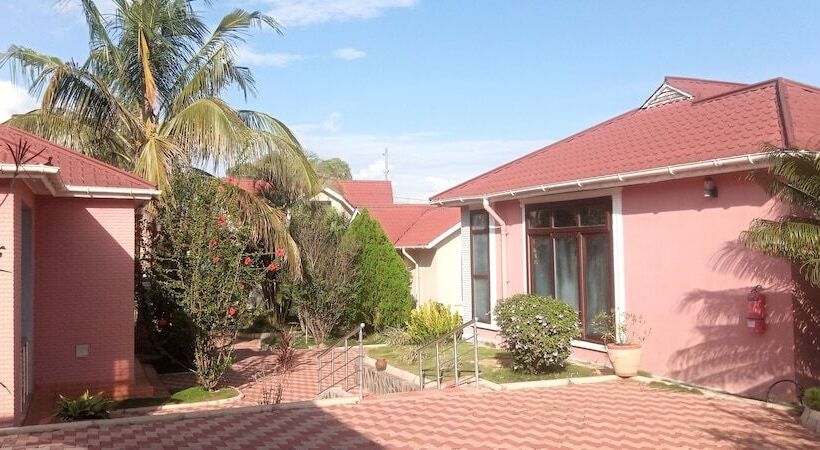 בית מלון כפרי Samanene