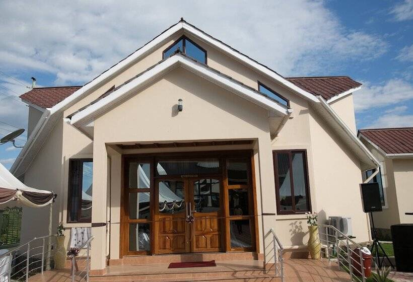 בית מלון כפרי Samanene