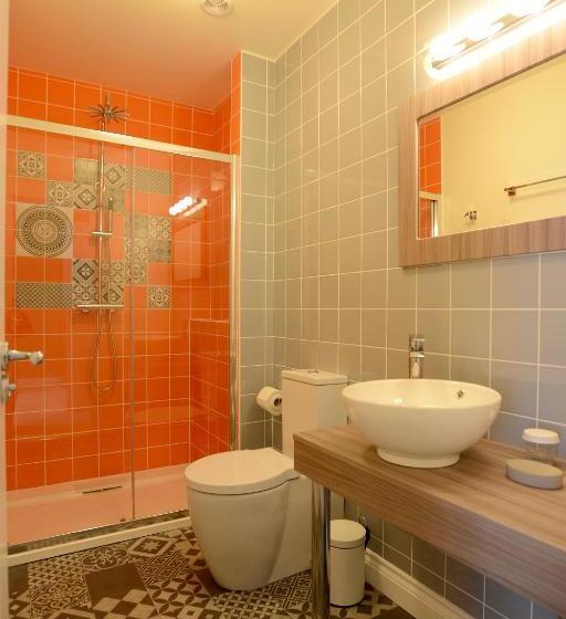 هتل The Devon Court