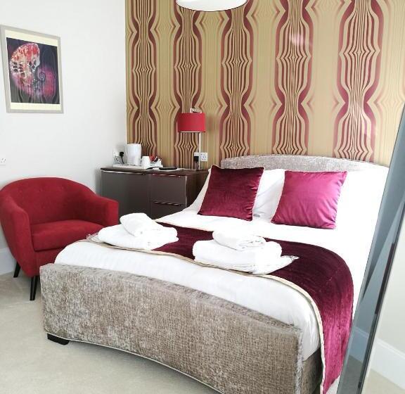 هتل The Devon Court