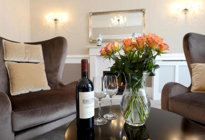 هتل The Devon Court