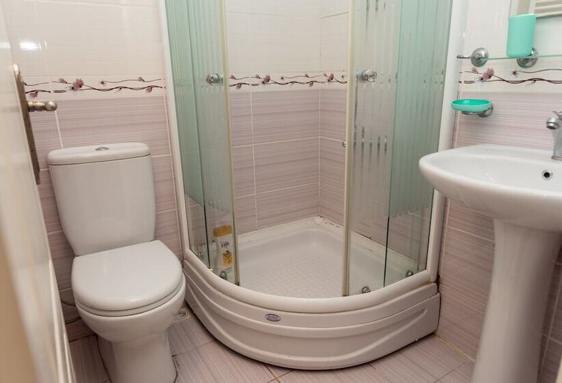 Orhan Kutbay'in Evi Turyolu Cafe Pansiyon