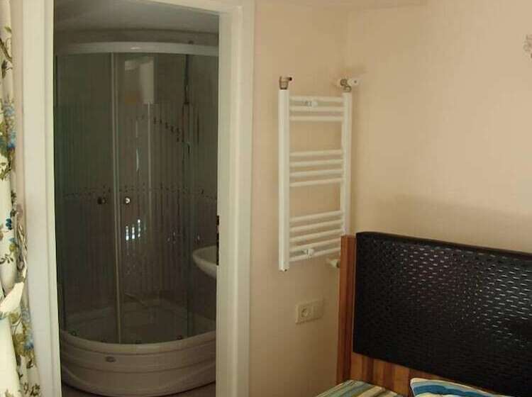 Orhan Kutbay'in Evi Turyolu Cafe Pansiyon