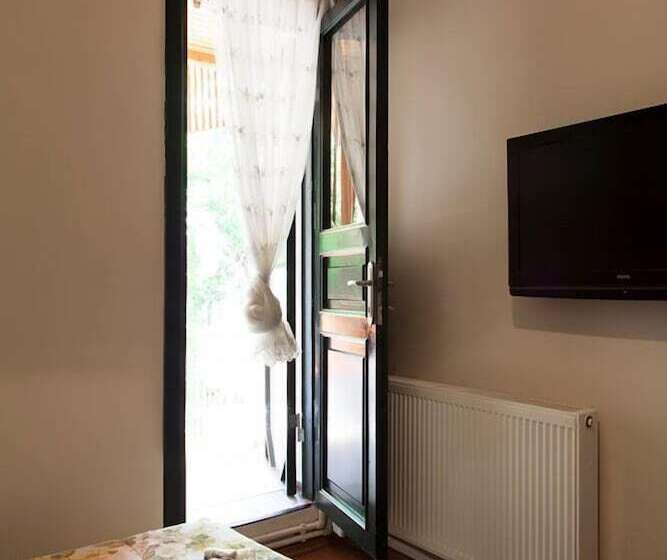 Orhan Kutbay'in Evi Turyolu Cafe Pansiyon