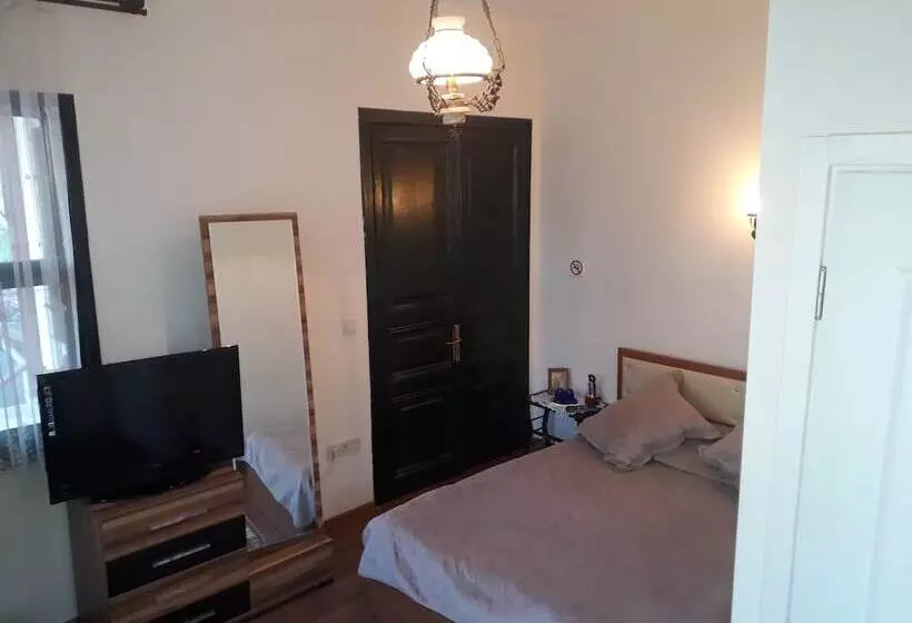 Orhan Kutbay'in Evi Turyolu Cafe Pansiyon