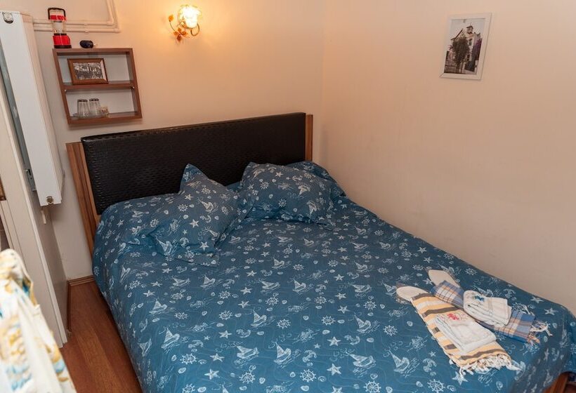 Orhan Kutbay'in Evi Turyolu Cafe Pansiyon