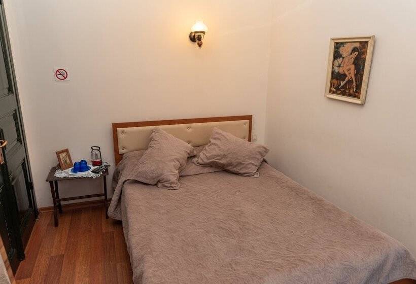 Orhan Kutbay'in Evi Turyolu Cafe Pansiyon