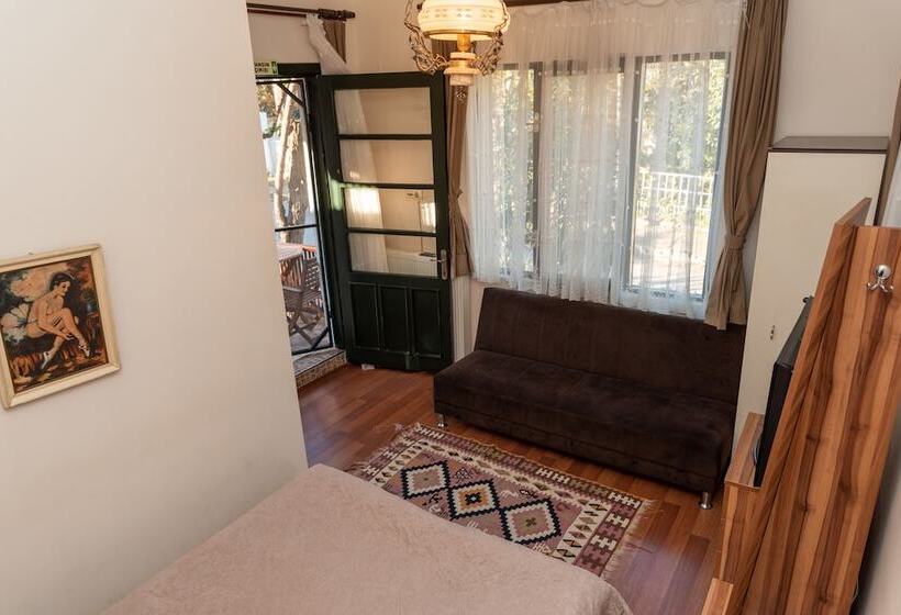 Orhan Kutbay'in Evi Turyolu Cafe Pansiyon