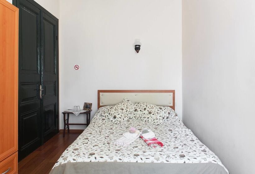 Orhan Kutbay'in Evi Turyolu Cafe Pansiyon