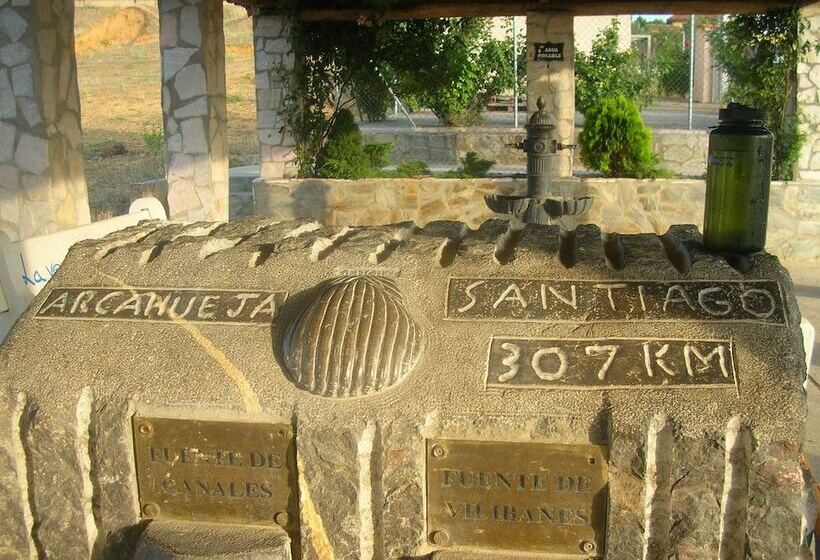 Albergue La Torre   Hostel