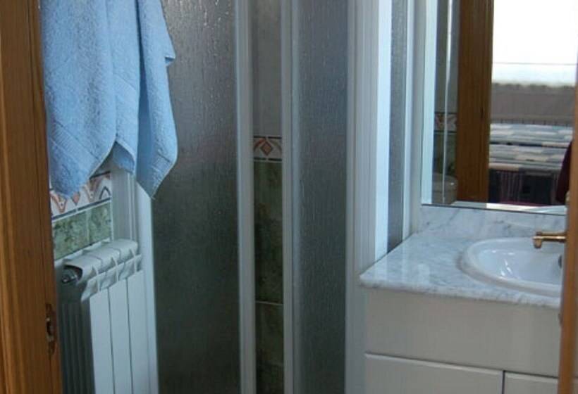 Albergue La Torre   Hostel