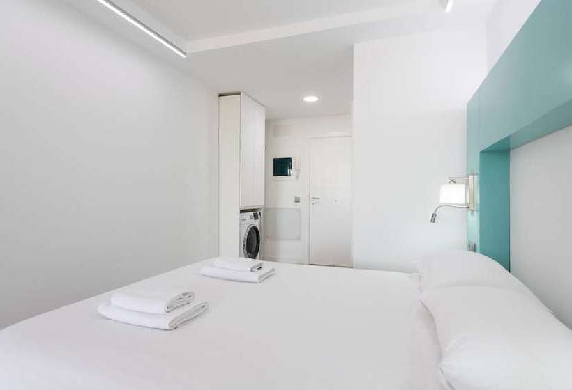 Apartamentos Aguila Beach