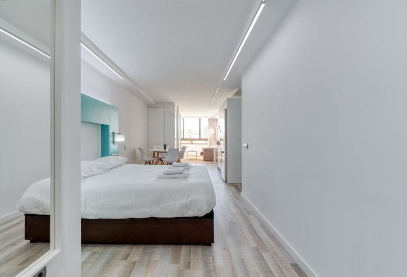 Apartamentos Aguila Beach