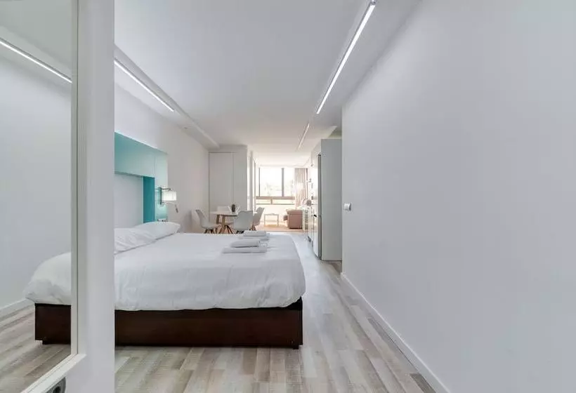 Apartamentos Aguila Beach