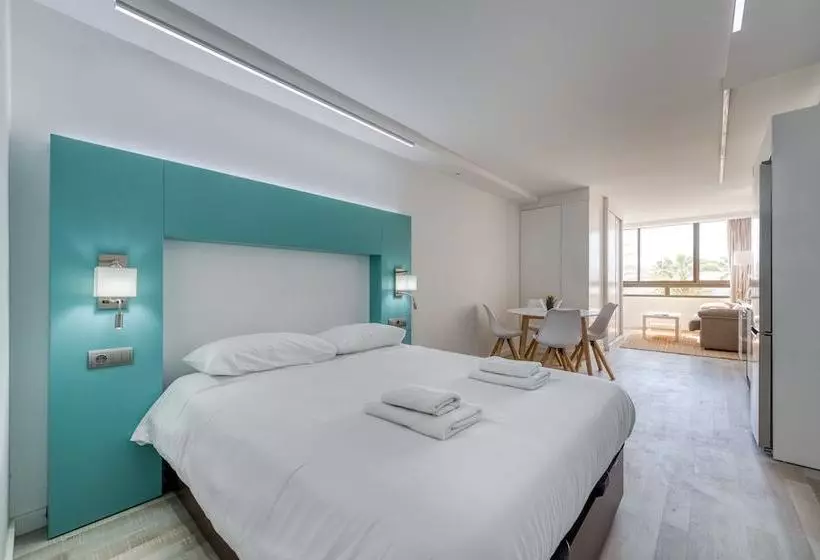 Apartamentos Aguila Beach