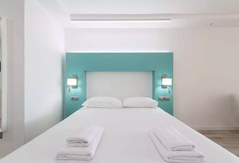 Apartamentos Aguila Beach